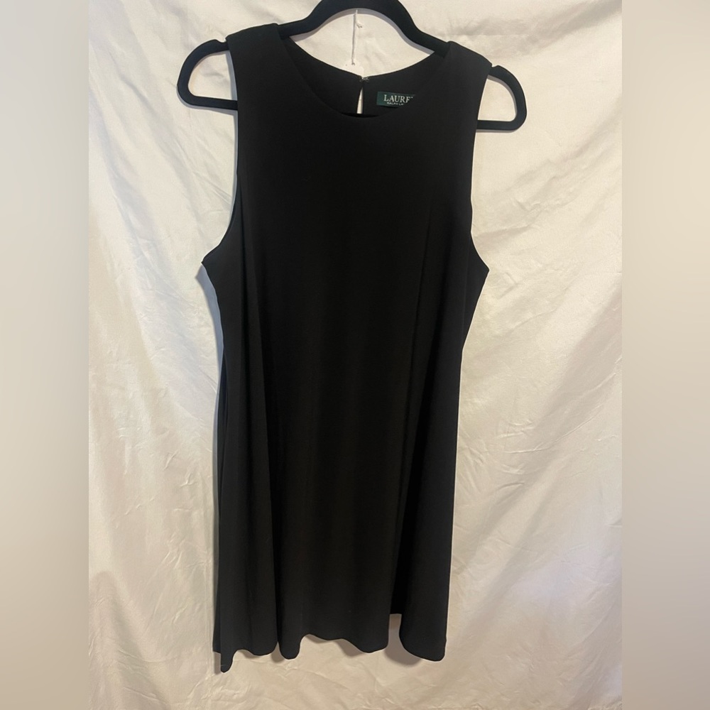Lauren- black knee dress